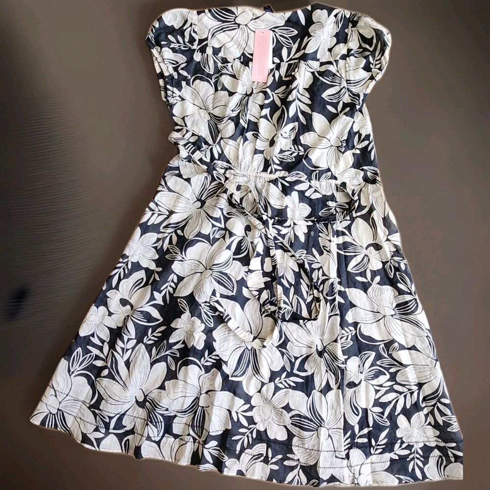 Banana Republic NWT Silk Blend Wrap Black & White Floral Dress Sz 4p MSRP $89 - Picture 3 of 12